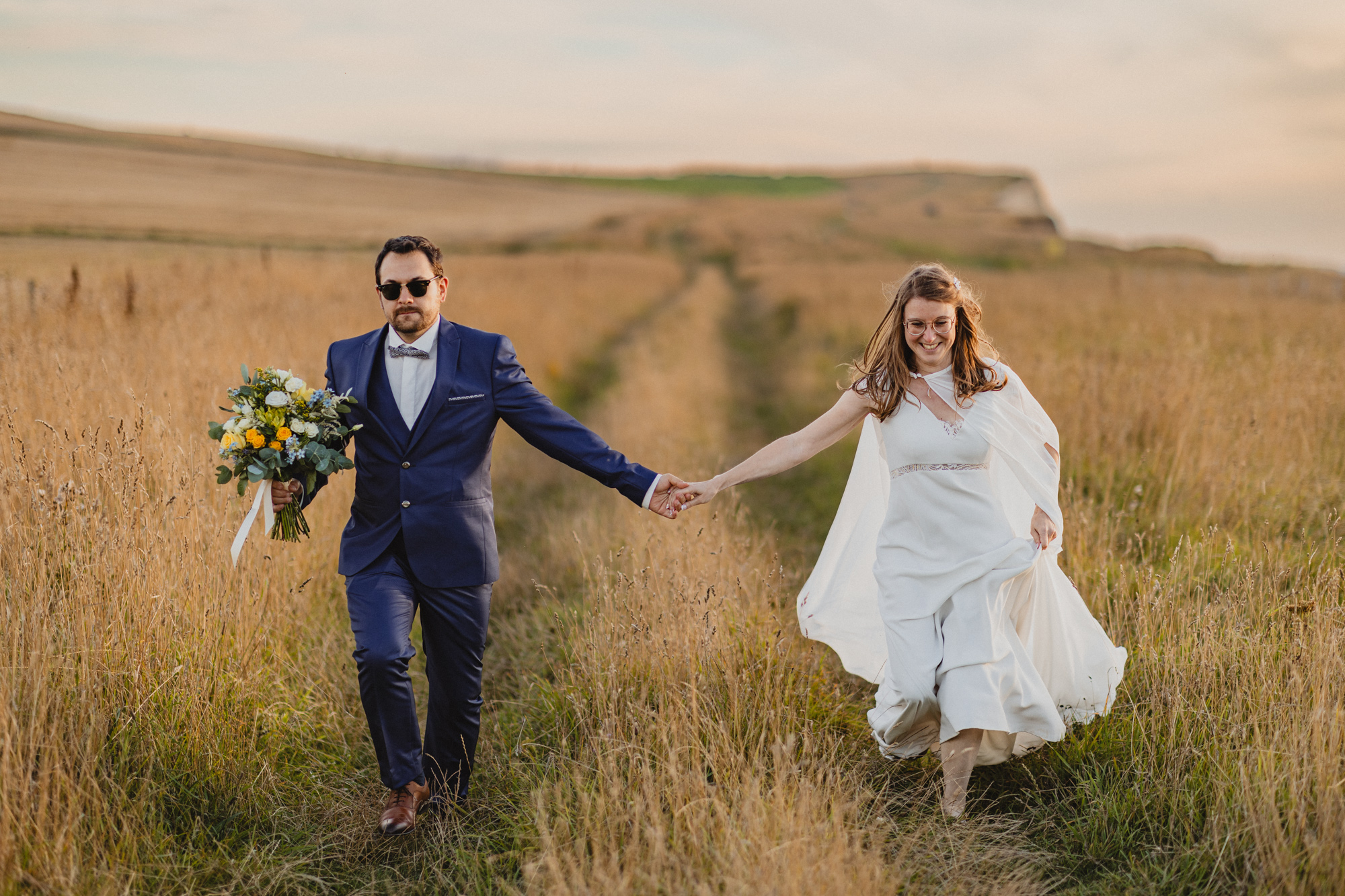 Un couple heureux le jour de leur mariage